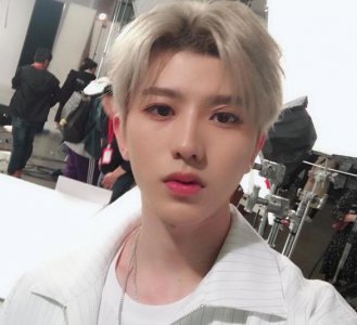 ​蔡徐坤微博粉丝突破700万！李荣浩成为新晋粉丝 走红势不可挡！