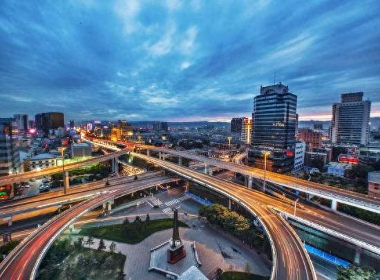 如今，现在的内蒙古人，如何看待现在的蒙古国人？