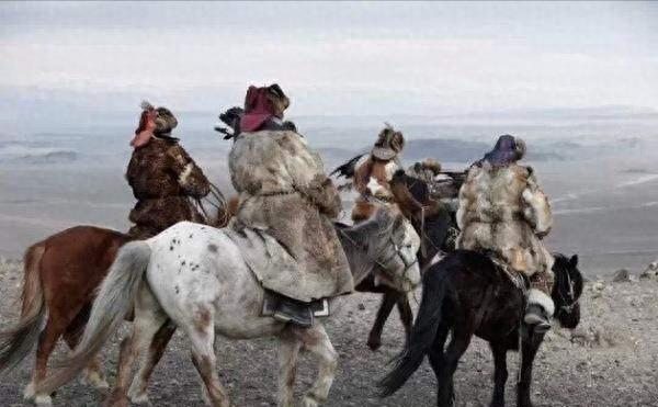 如今，现在的内蒙古人，如何看待现在的蒙古国人？