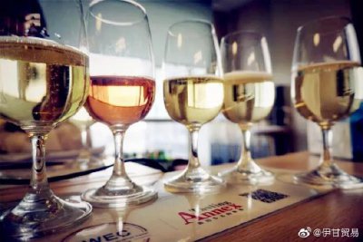 ​香槟和红酒有什么区别呢？