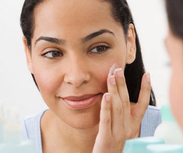 ​痘印和痘坑的区别