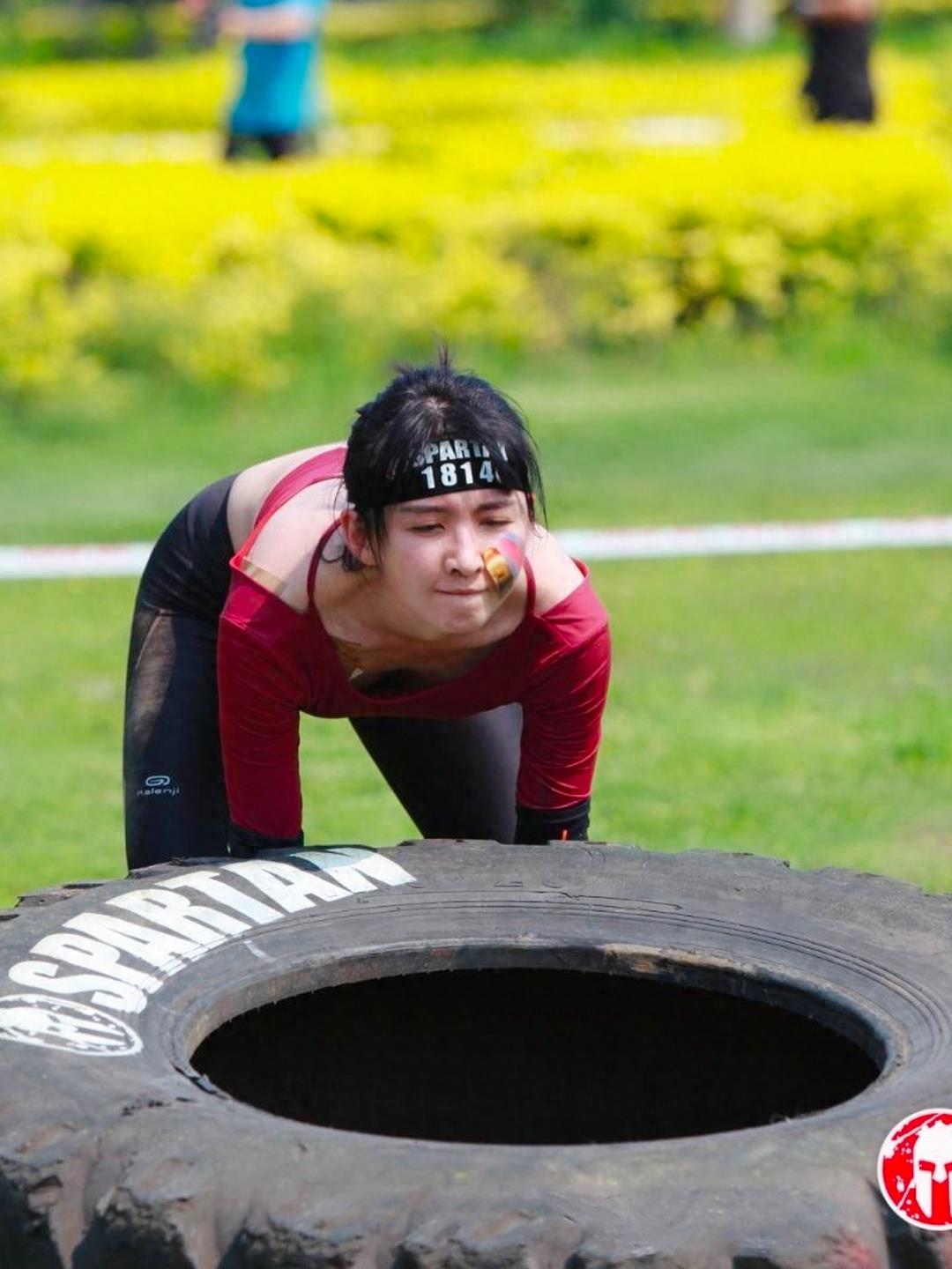 主持人大赛中的气场选手龚凡，不仅是学霸，更是爱运动的狂野女王