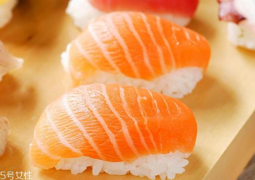 三文鱼熬粥的做法 这样做就对了