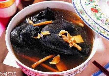 天麻炖乌鸡多久吃一次 一周吃2-3次左右为宜