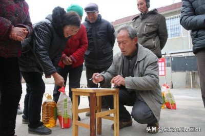 ​揭秘农村村干部的工资真相，年收入达15万？