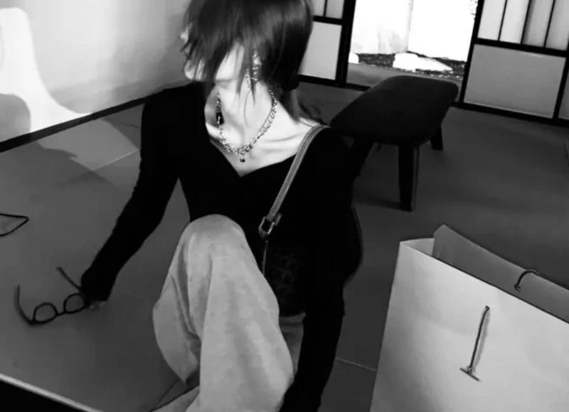 女生暗恋男生的表现，女生暗恋你的表现细节阶段