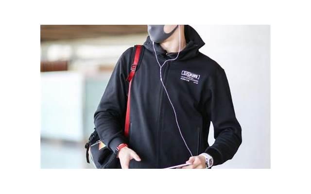 阿姨找到了老伴儿，可对方提出的要求让她不能接受，只好选择分手