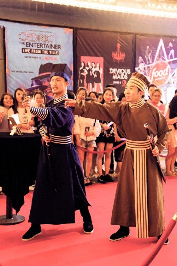 众多网友追捧的“海柱哥”，冯小刚为他打广告，受贾玲力捧大火