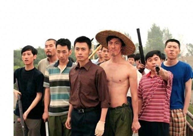 众多网友追捧的“海柱哥”，冯小刚为他打广告，受贾玲力捧大火