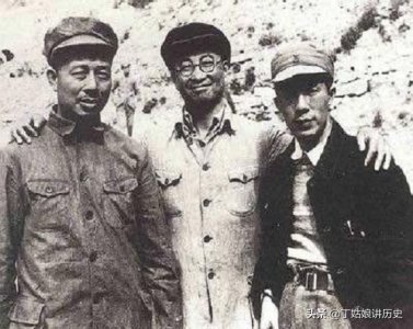 ​八路军386旅共有两个参谋长，他们都是谁？后来授予了什么军衔？