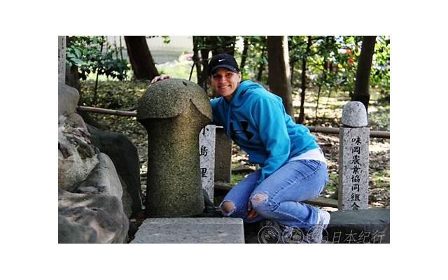 哥哥做生意，我偷偷给了15万，儿子满月当天，哥哥送我房和车