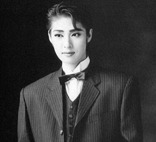 天海祐希：日本女性最想成为的人，女扮男装时，帅到不行