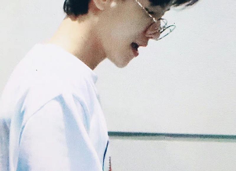 和女朋友吵架了怎么办 怎么发信息哄她开心