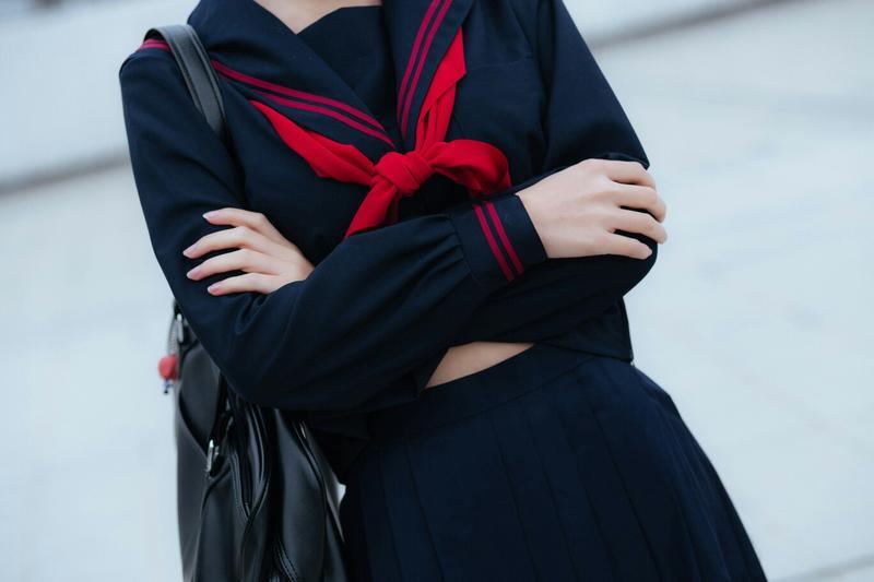 不起床女朋友生气了该怎么哄