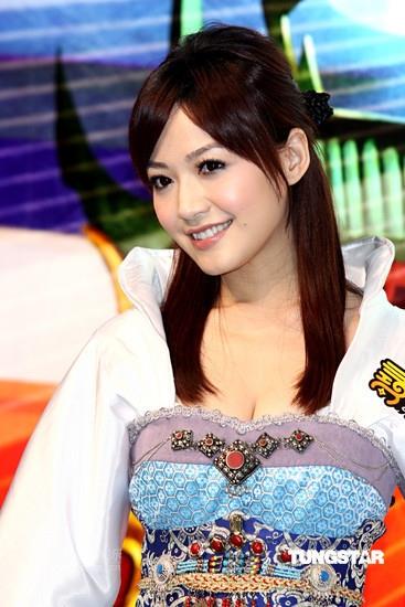 王怡仁性感中不失清纯