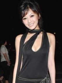 王怡仁性感中不失清纯