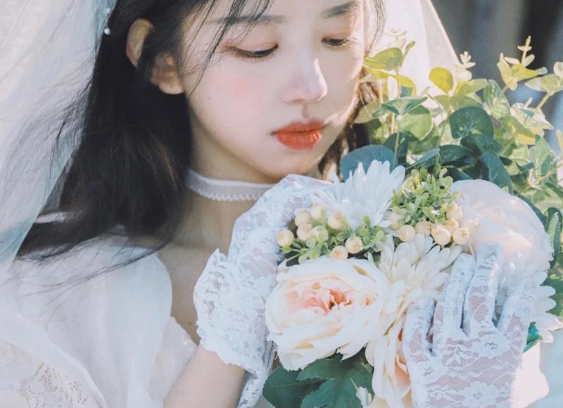 赞美刚出生的女孩(生个小公主怎么恭喜啊)