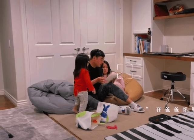 何洁前任老公个人资料（何洁前夫赫子铭整点为儿子庆生）