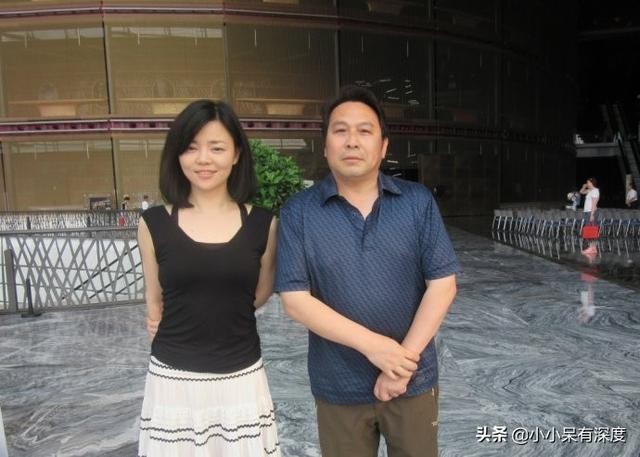 女钢琴演奏家陈萨（著名美女钢琴家陈萨）(1)