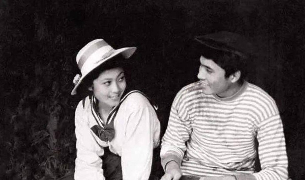 好男人孙淳个人资料，与傅丽莉携手38年膝下无子，花60万克隆爱犬陪伴左右