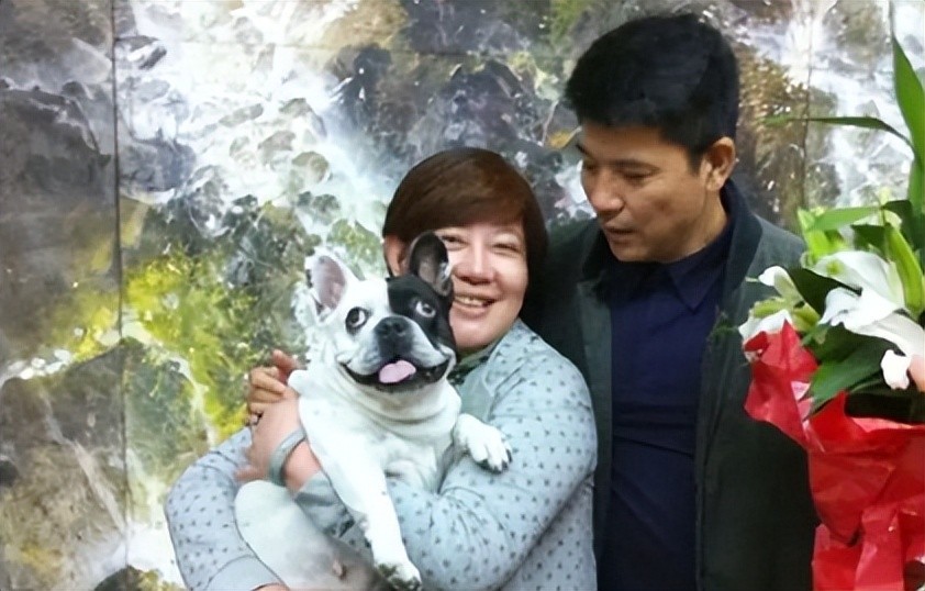 好男人孙淳个人资料，与傅丽莉携手38年膝下无子，花60万克隆爱犬陪伴左右