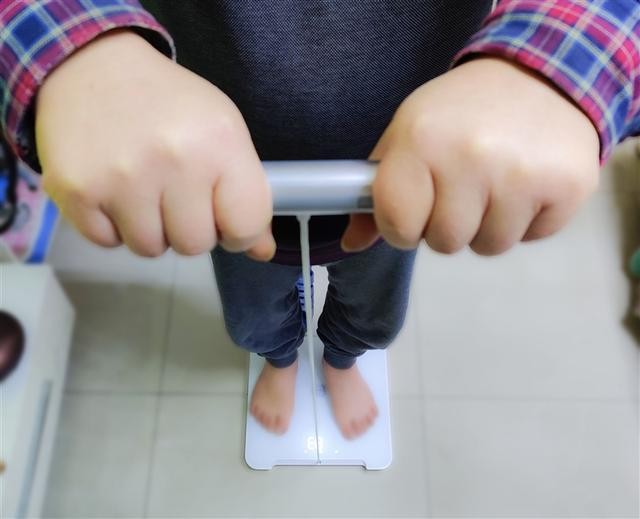 华为智能体脂秤蓝牙版怎么调斤（八电极华为体脂秤2Pro评测）(14)