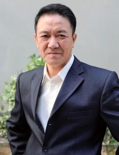 演员李幼斌：离婚后给前妻送车送房，拿下三婚的史兰芽