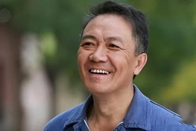 演员李幼斌：离婚后给前妻送车送房，拿下三婚的史兰芽