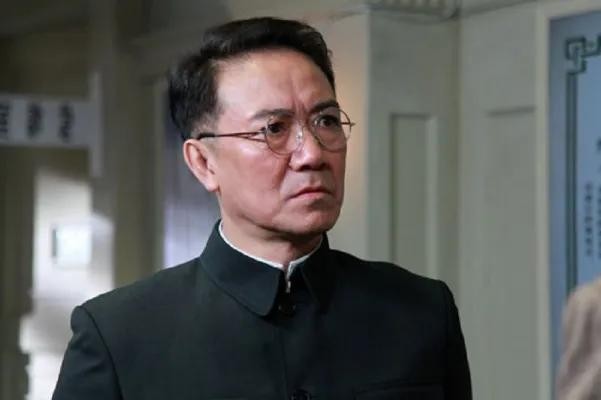 演员李幼斌：离婚后给前妻送车送房，拿下三婚的史兰芽