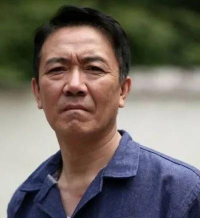 演员李幼斌：离婚后给前妻送车送房，拿下三婚的史兰芽