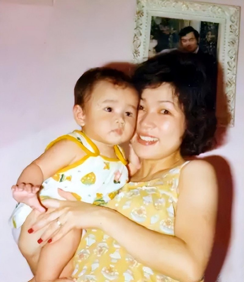 胡兵为什么叫胡美丽的原因（胡兵让年轻妹子为他削发为尼）