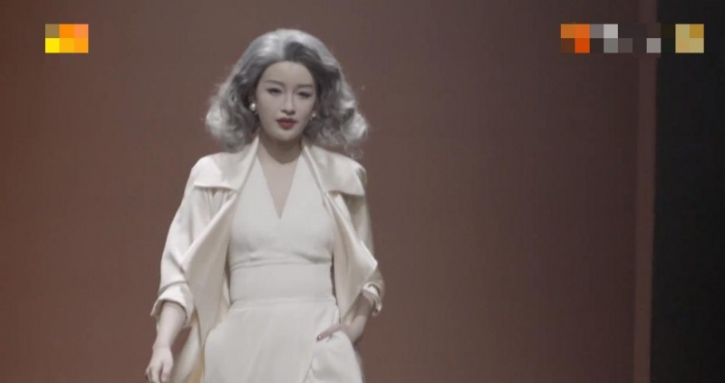 胡兵为什么叫胡美丽的原因（胡兵让年轻妹子为他削发为尼）