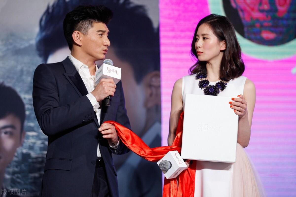 刘诗诗近况如何，整个人身材消瘦疲惫不堪，吴奇隆被质疑立场问题