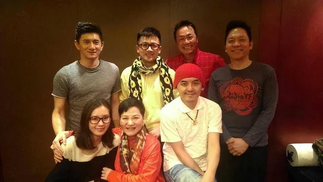 刘诗诗近况如何，整个人身材消瘦疲惫不堪，吴奇隆被质疑立场问题