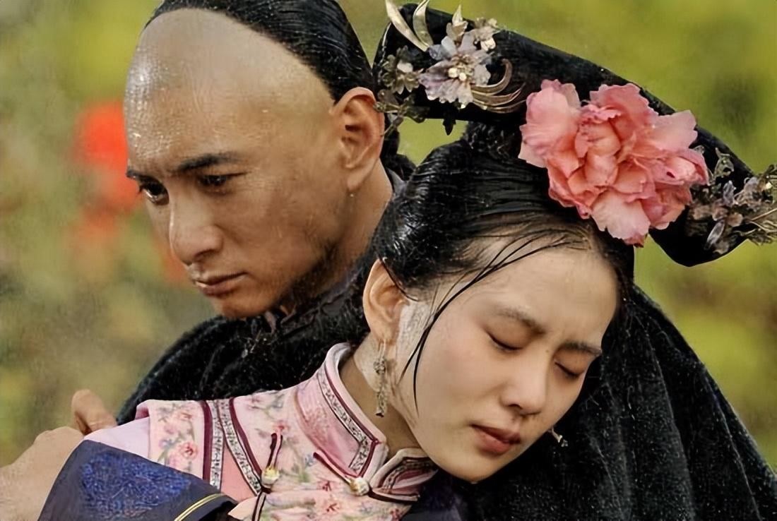 刘诗诗近况如何，整个人身材消瘦疲惫不堪，吴奇隆被质疑立场问题