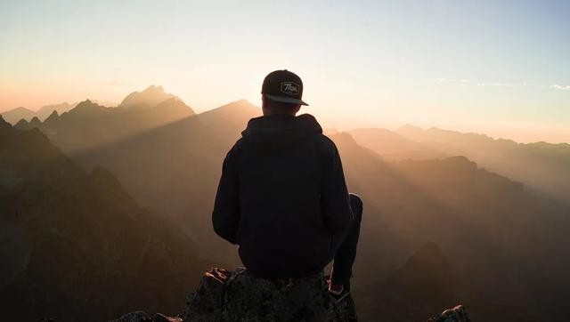 如何看待易烊千玺获金像奖（易烊千玺获金像奖最佳新演员）(3)