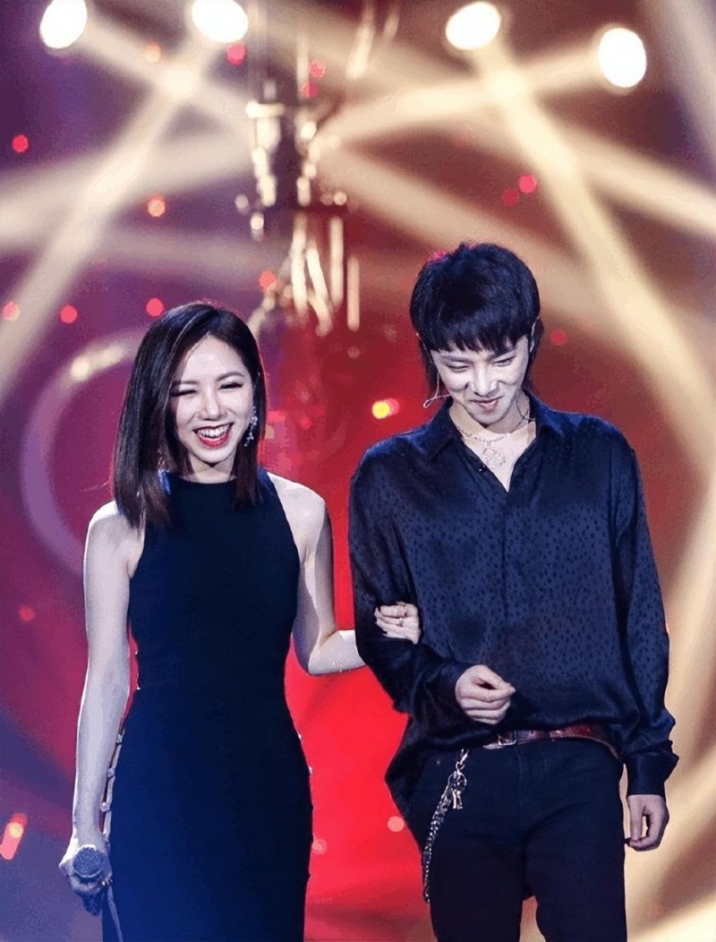 邓紫棋前男友是谁（邓紫棋的心酸情史）