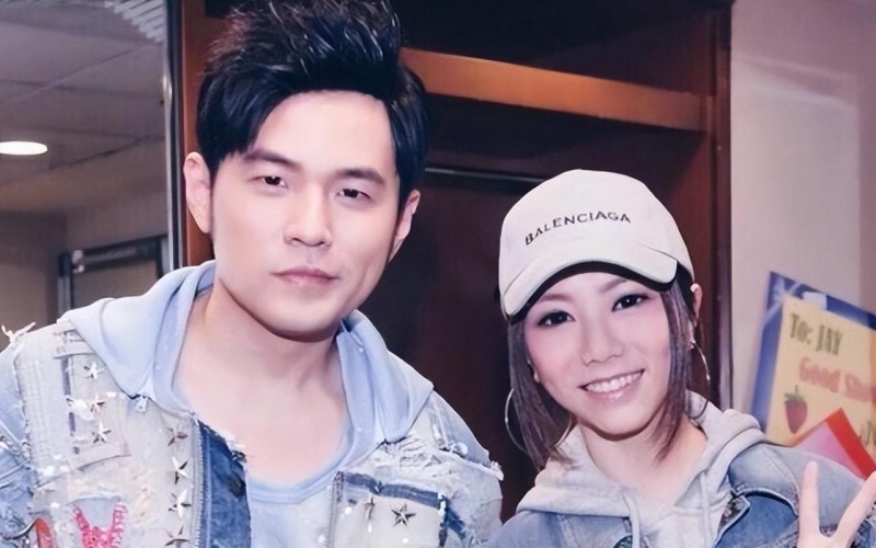 邓紫棋前男友是谁（邓紫棋的心酸情史）