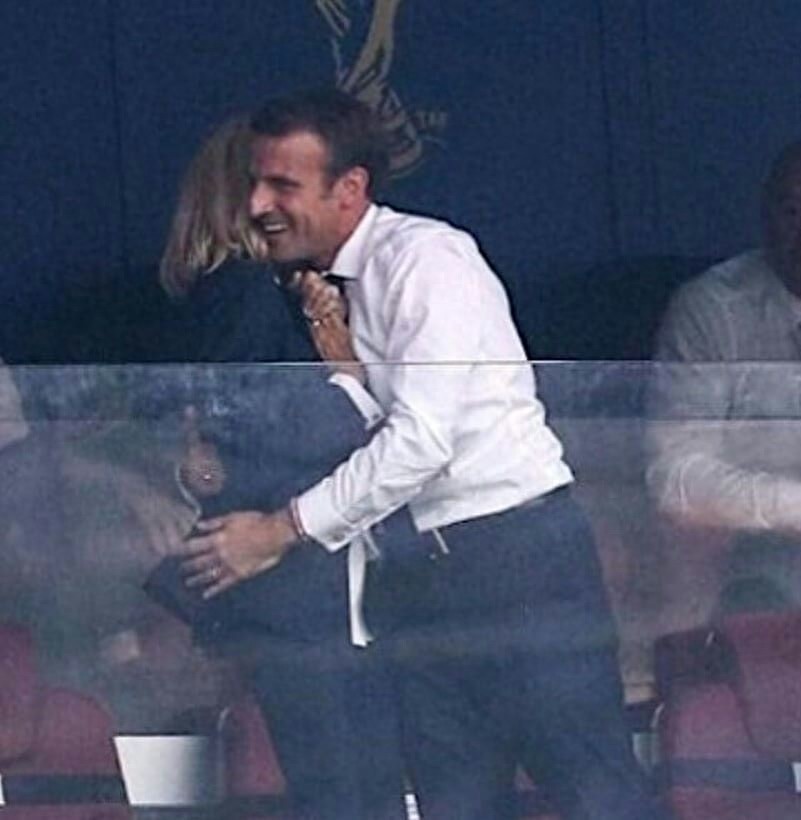 法国总统马克龙和妻子“史诗般”的爱情，跨越年龄与世俗的爱恋