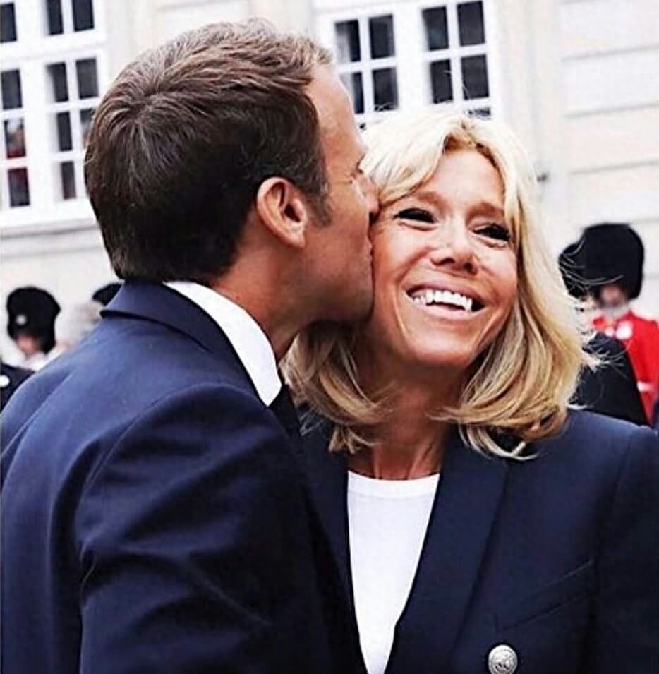 法国总统马克龙和妻子“史诗般”的爱情，跨越年龄与世俗的爱恋
