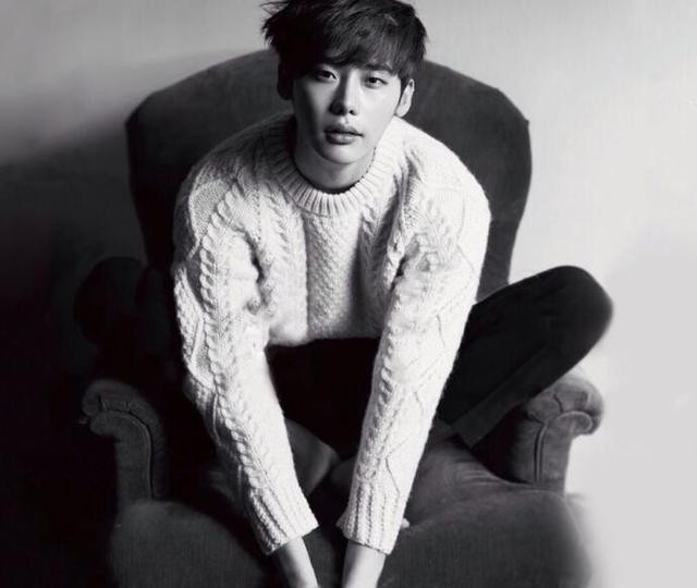 李钟硕女朋友 权娜拉（李钟硕权娜拉恋情曝光）(1)