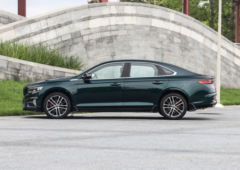 10到15万的车推荐(三款家用轿车推荐)