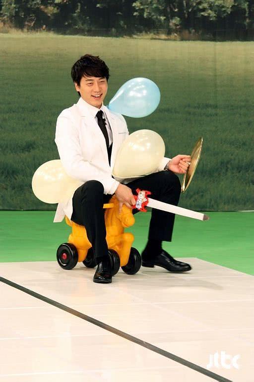 李先镐个人资料写真作品