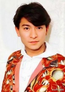 ​刘德华：8岁至18岁，28岁至48岁，58岁的帅气变迁