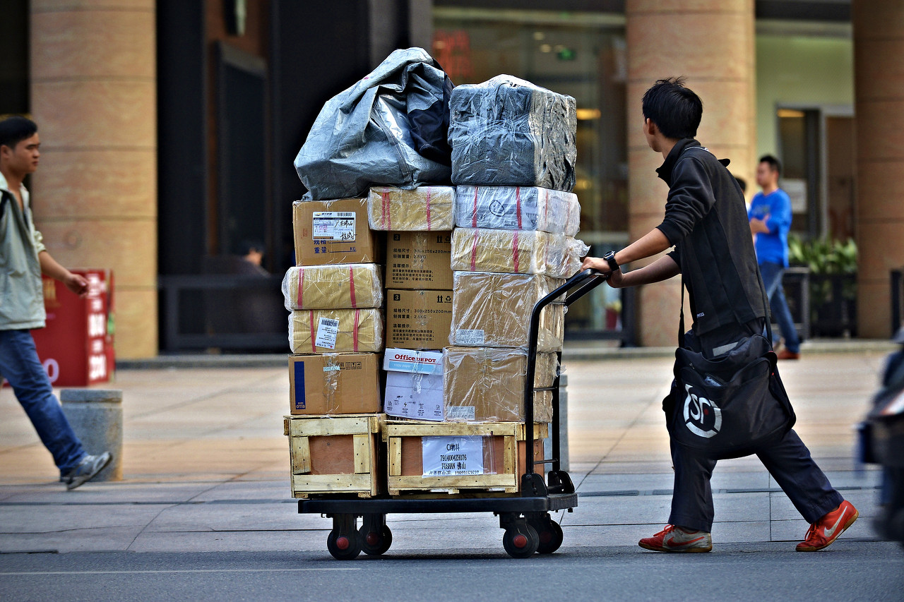 顺丰小哥被打王卫为员工出头结果，打顺丰快递事件后续