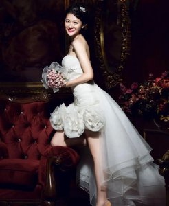 ​杨净如：来自云南的85后女孩，拥有高挑的身材和青春靓丽的形象