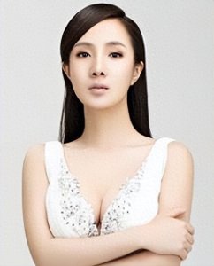 ​中国内地女演员、模特，环球爱心小姐——干露露