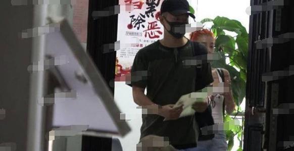 曹云金婚内出轨女方是谁人品如何 知情人曝曹云金逼唐菀离婚真假