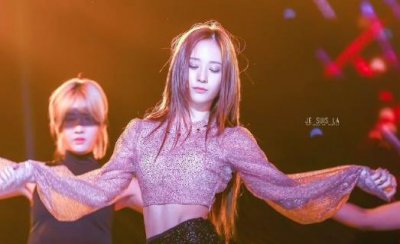 ​如果有cody生存战，SM的造型师必须淘汰，CUBE的cody姐姐赢了