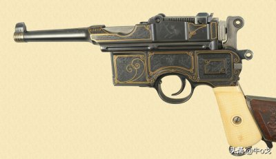 ​六响驳壳枪，镀金雕花，象牙握把，少见吧